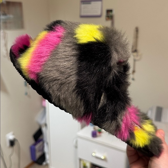 Sorel Go Mail Run Multicolor Faux Fur Slippers - Picture 5 of 5